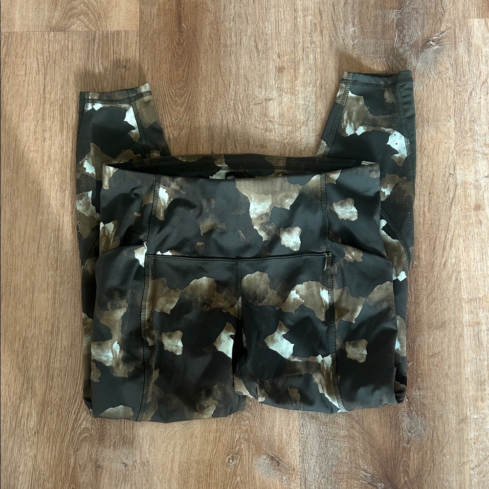 NWOT All in Motion Camo-ish Leggings